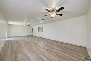 502 W Ave A, Lampasas, TX 76550 - Photo 36