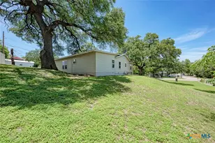502 W Ave A, Lampasas, TX 76550 - Photo 42