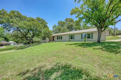 502 W Avenue A, Lampasas, TX 76550 - Photo 4