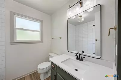 502 W Avenue A, Lampasas, TX 76550 - Photo 30