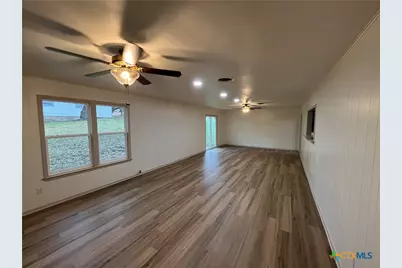 502 W Avenue A, Lampasas, TX 76550 - Photo 6