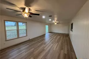 502 W Ave A, Lampasas, TX 76550 - Photo 6