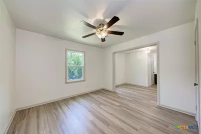502 W Avenue A, Lampasas, TX 76550 - Photo 20
