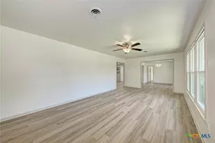 502 W Ave A, Lampasas, TX 76550 - Photo 8