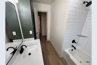 502 W Avenue A, Lampasas, TX 76550 - Photo 12