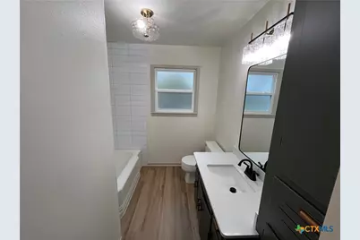 502 W Avenue A, Lampasas, TX 76550 - Photo 10