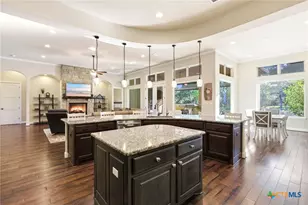 2123 Oakwood Holw, New Braunfels, TX 78132 - Photo 16