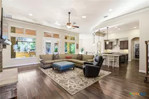 2123 Oakwood Holw, New Braunfels, TX 78132 - Photo 10