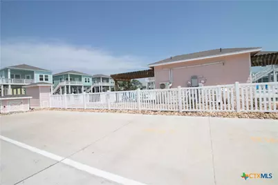 207 Paradise Dr, Rockport, TX 78382 - Photo 24