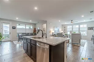 105 Pelican Ln, San Marcos, TX 78666 - Photo 10