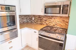 403 Oakside Dr, Victoria, TX 77905 - Photo 16