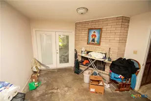 301 Rosewood Dr, Victoria, TX 77901 - Photo 18