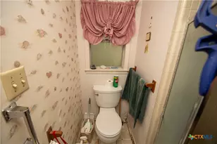 301 Rosewood Dr, Victoria, TX 77901 - Photo 22