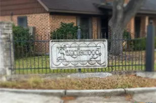 301 Rosewood Dr, Victoria, TX 77901 - Photo 2