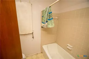 301 Rosewood Dr, Victoria, TX 77901 - Photo 16