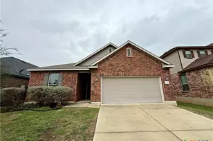 2065 Oxbow Cir, New Braunfels, TX 78130 - Photo 2