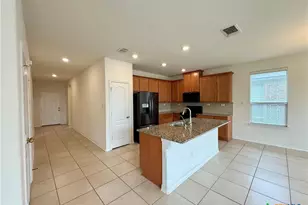 2065 Oxbow Cir, New Braunfels, TX 78130 - Photo 10