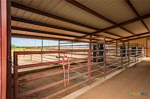 000 Cr 284, Liberty Hill, TX 78642 - Photo 28