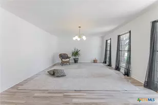 704 W Mary Jane Dr, Killeen, TX 76541 - Photo 10