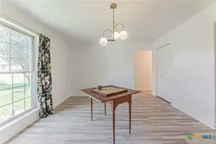 704 W Mary Jane Dr, Killeen, TX 76541 - Photo 2