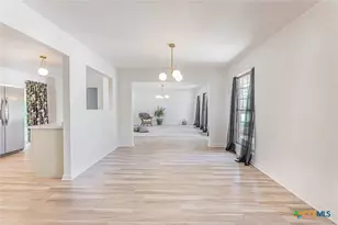 704 W Mary Jane Dr, Killeen, TX 76541 - Photo 6