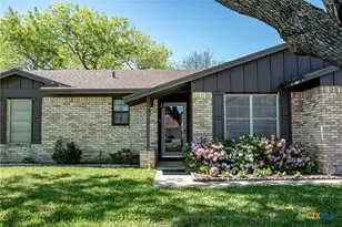 525 Travis St, Port Lavaca, TX 77979 - Photo 2