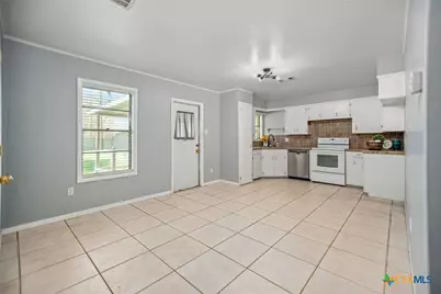 525 Travis Street, Port Lavaca, TX 77979 - Photo 6