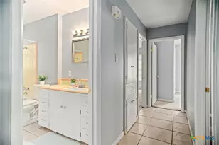 525 Travis St, Port Lavaca, TX 77979 - Photo 14