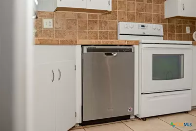 525 Travis Street, Port Lavaca, TX 77979 - Photo 10