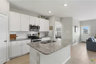 2717 San Martin Ln, Seguin, TX 78155 - Photo 4