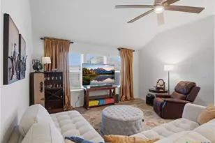 642 Rusty Gate Wy, New Braunfels, TX 78130 - Photo 16