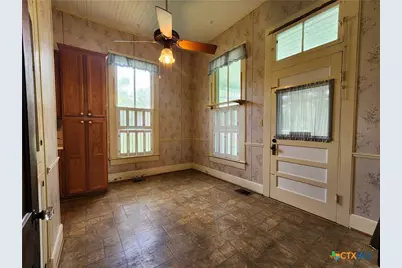 408 E Prairie Street, Cuero, TX 77954 - Photo 10