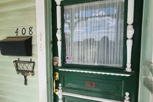 408 E Prairie St, Cuero, TX 77954 - Photo 2