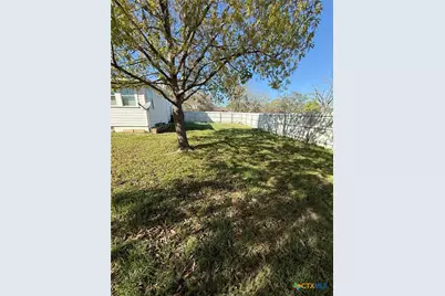 619 E Donegan Street, Seguin, TX 78155 - Photo 18