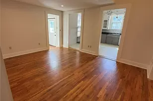 619 E Donegan St, Seguin, TX 78155 - Photo 4