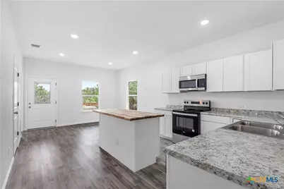 1234 Clearcreek Drive, Canyon Lake, TX 78133 - Photo 10