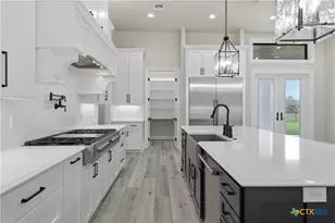 331 Sendera Loop, Victoria, TX 77904 - Photo 14