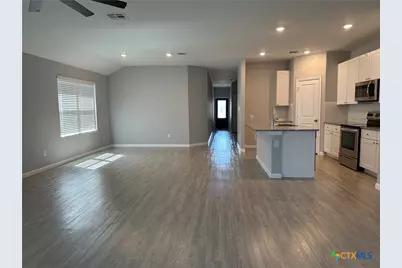 341 Cordova Crossing, Seguin, TX 78155 - Photo 4