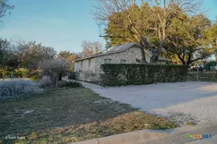 503 E Ave G, Lampasas, TX 76550 - Photo 22