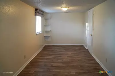 503 E Avenue G, Lampasas, TX 76550 - Photo 10