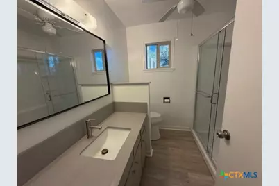 508 E Travis Street, Luling, TX 78648 - Photo 6