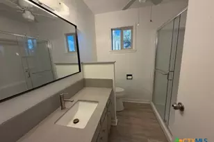 508 E Travis St, Luling, TX 78648 - Photo 6