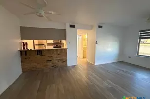 508 E Travis St, Luling, TX 78648 - Photo 12