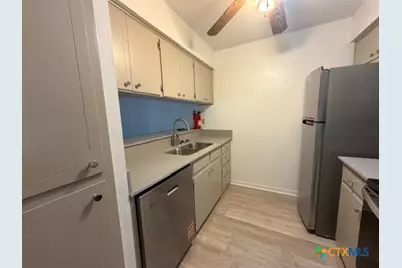 508 E Travis Street, Luling, TX 78648 - Photo 4