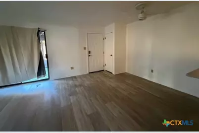 508 E Travis Street, Luling, TX 78648 - Photo 14