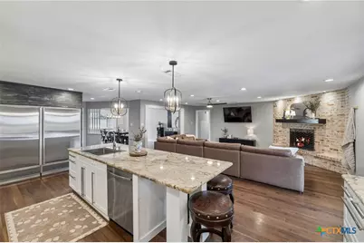 677 Floral Avenue, New Braunfels, TX 78130 - Photo 12