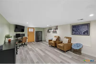 677 Floral Avenue, New Braunfels, TX 78130 - Photo 26