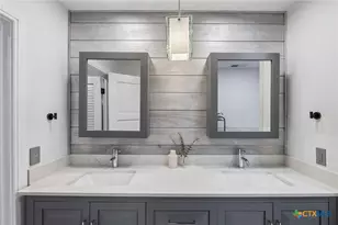 677 Floral Ave, New Braunfels, TX 78130 - Photo 20