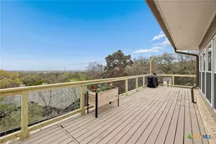 677 Floral Ave, New Braunfels, TX 78130 - Photo 4
