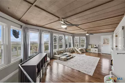 677 Floral Avenue, New Braunfels, TX 78130 - Photo 16